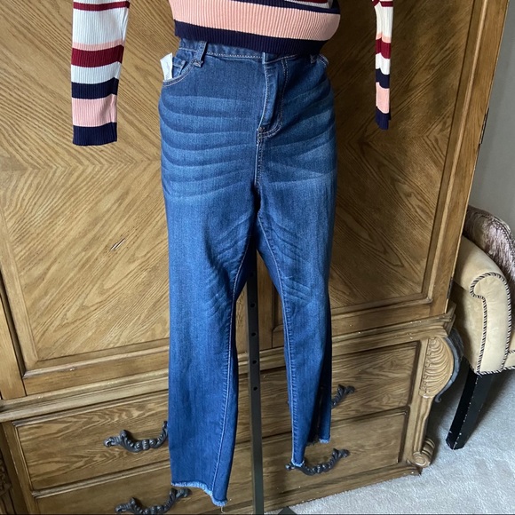 Levi Strauss light washed mid rise skinny jeans - Picture 4 of 4